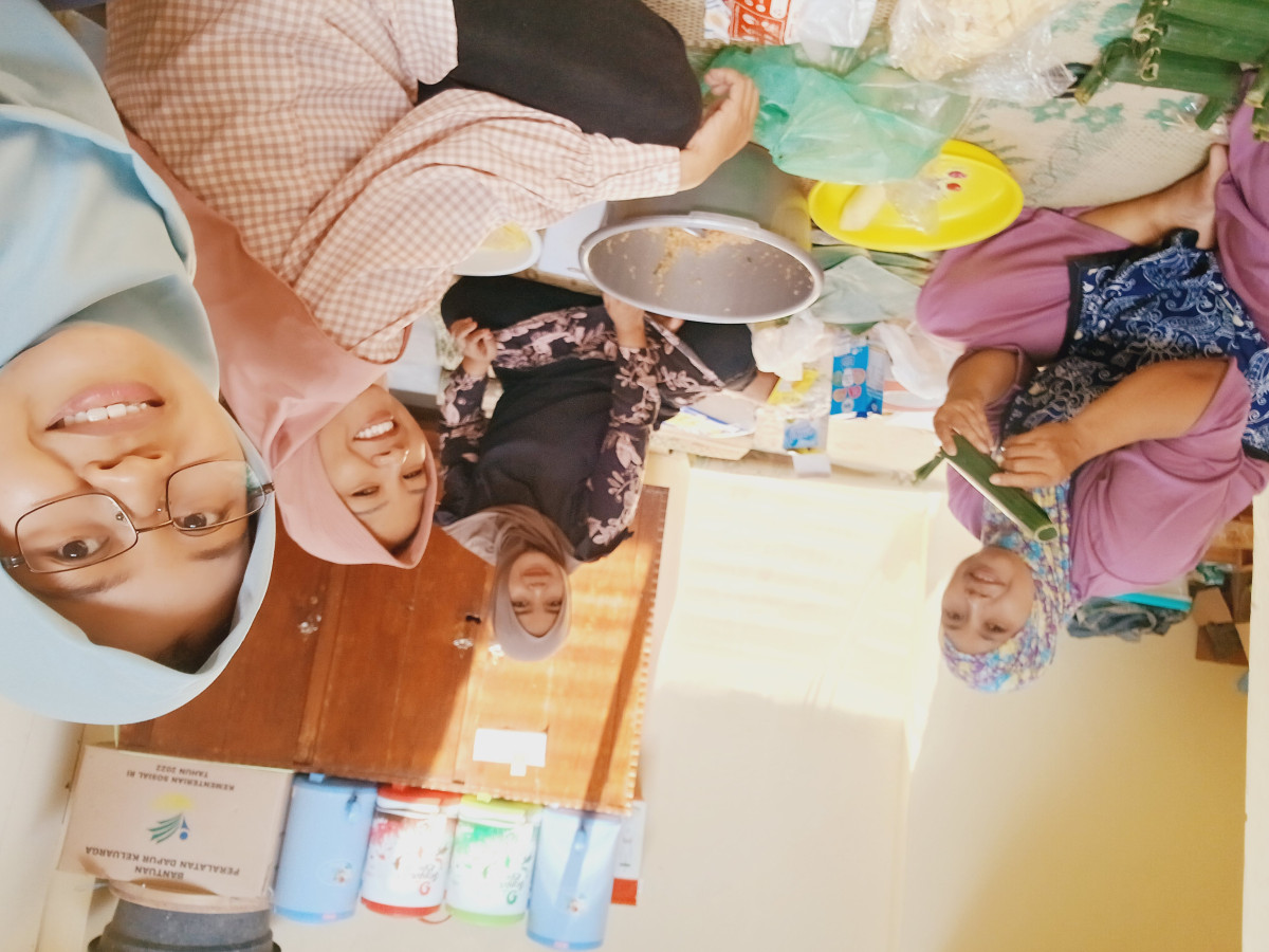 Partisipasi dalam Pengolahan PMT Lokal di Kalurahan Wedomartani oleh Kader Padukuhan Ceper