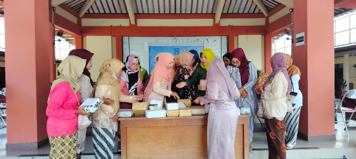 Kader padukuhan Bakungan ikut serta dalam kegiatan hari ibu PKK kalurahan wedomartani