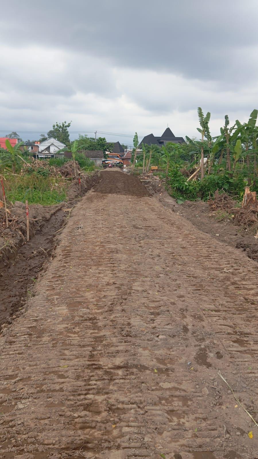 Jalan baru di Dusun Tegalsari.