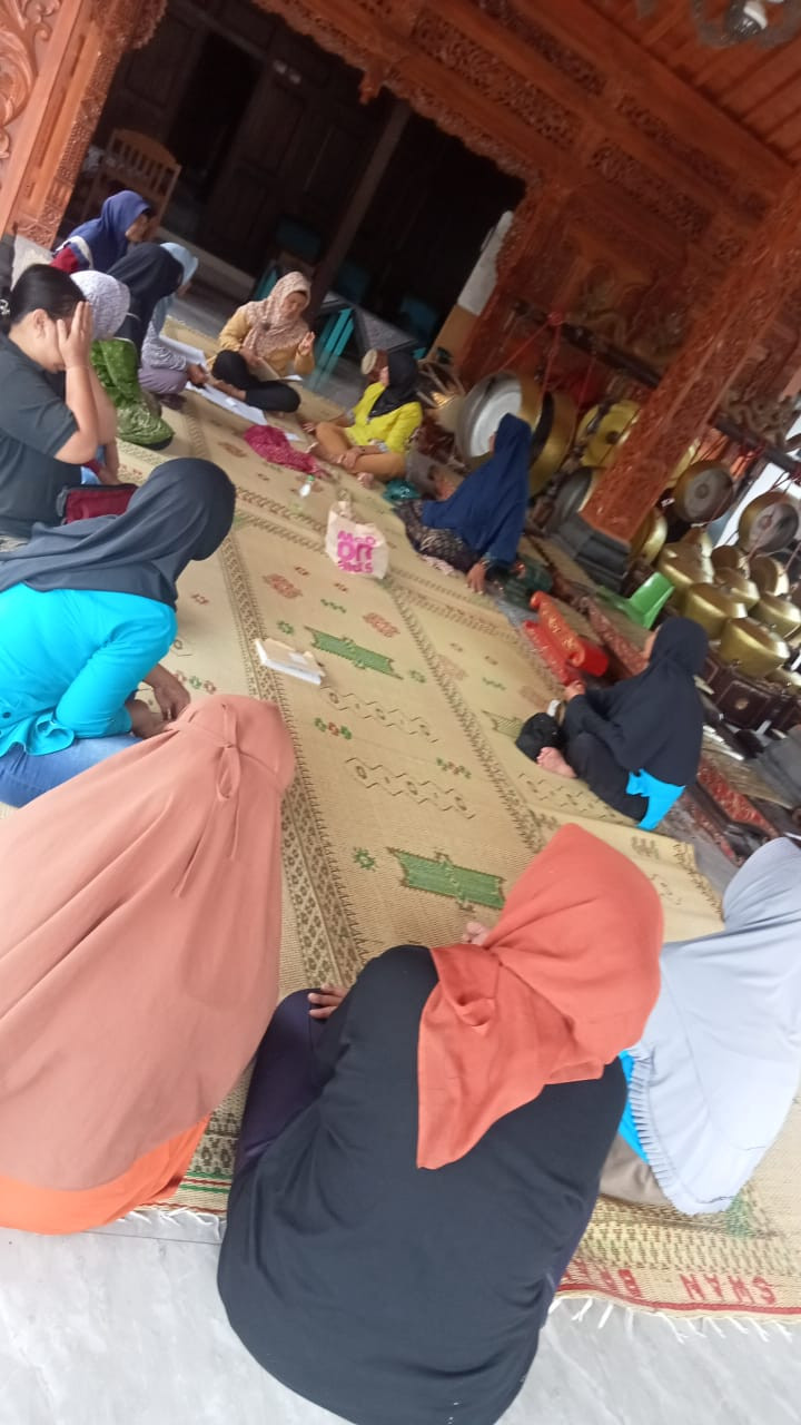 Pertemuan KWT lestari Malangrejo