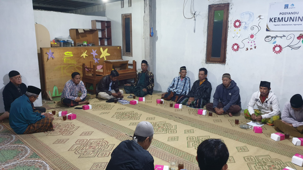 Penyampaian sosialisasi oleh pak dukuh