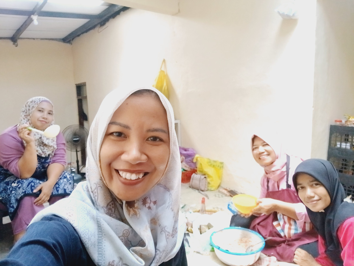 Partisipasi dalam Pengolahan PMT Lokal di Kalurahan Wedomartani oleh Kader Padukuhan Ceper