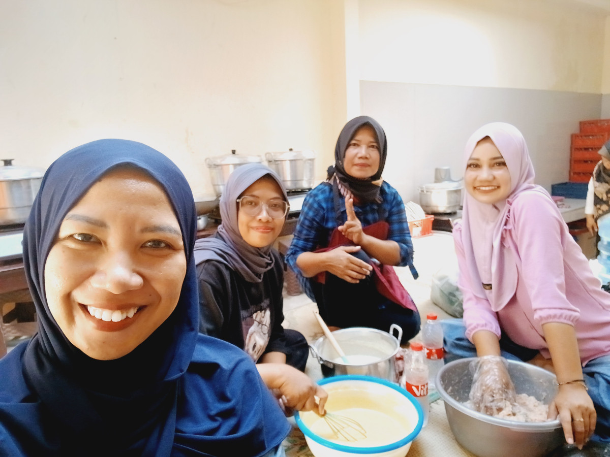 Partisipasi dalam Pengolahan PMT Lokal di Kalurahan Wedomartani oleh Kader Padukuhan Ceper