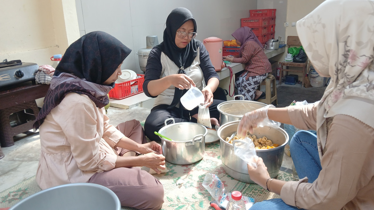 Partisipasi dalam Pengolahan PMT Lokal di Kalurahan Wedomartani oleh Kader Padukuhan Ceper