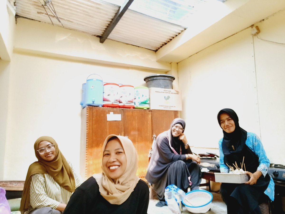 Partisipasi dalam Pengolahan PMT Lokal di Kalurahan Wedomartani oleh Kader Padukuhan Ceper