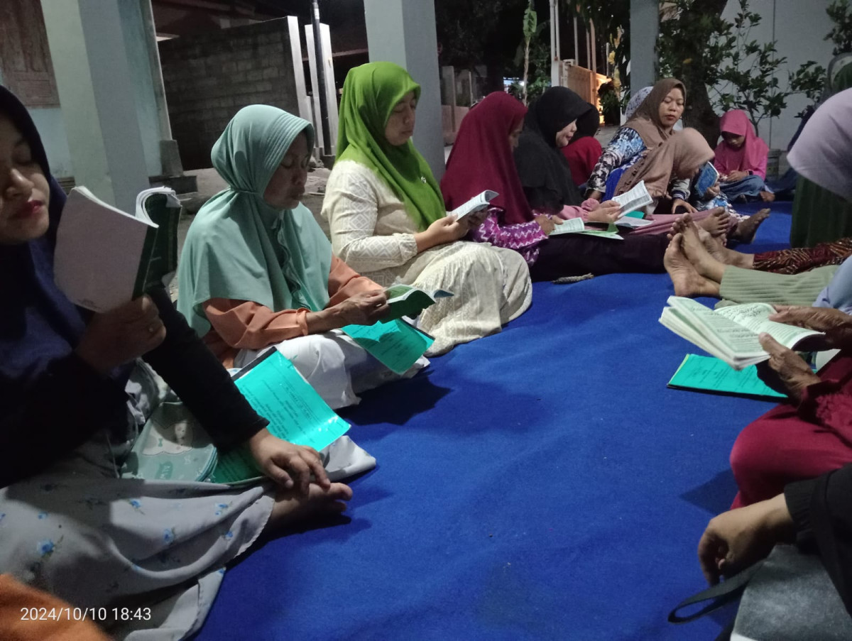 Yasinan Ibu2 Rutin Malam Jumat di Padukuhan Ceper