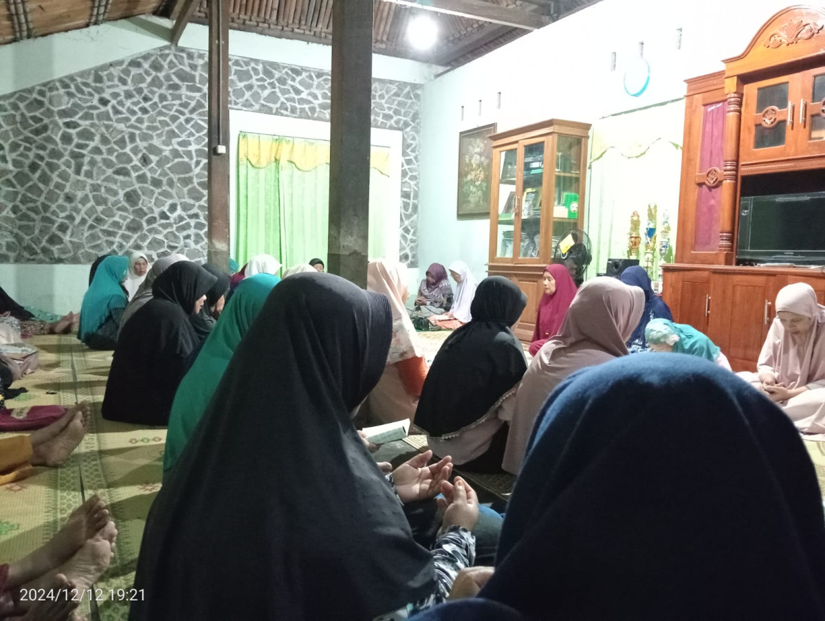 Yasinan Rutin Malam Jumat Ibu2 Padukuhan Ceper