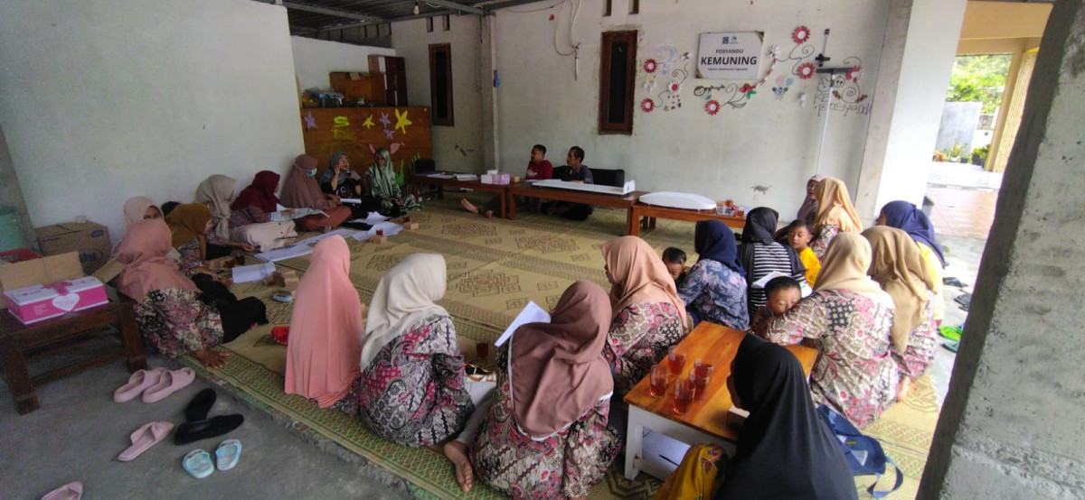 Bimbingan administrasi Posyandu ILP padukuhan Tegalsari