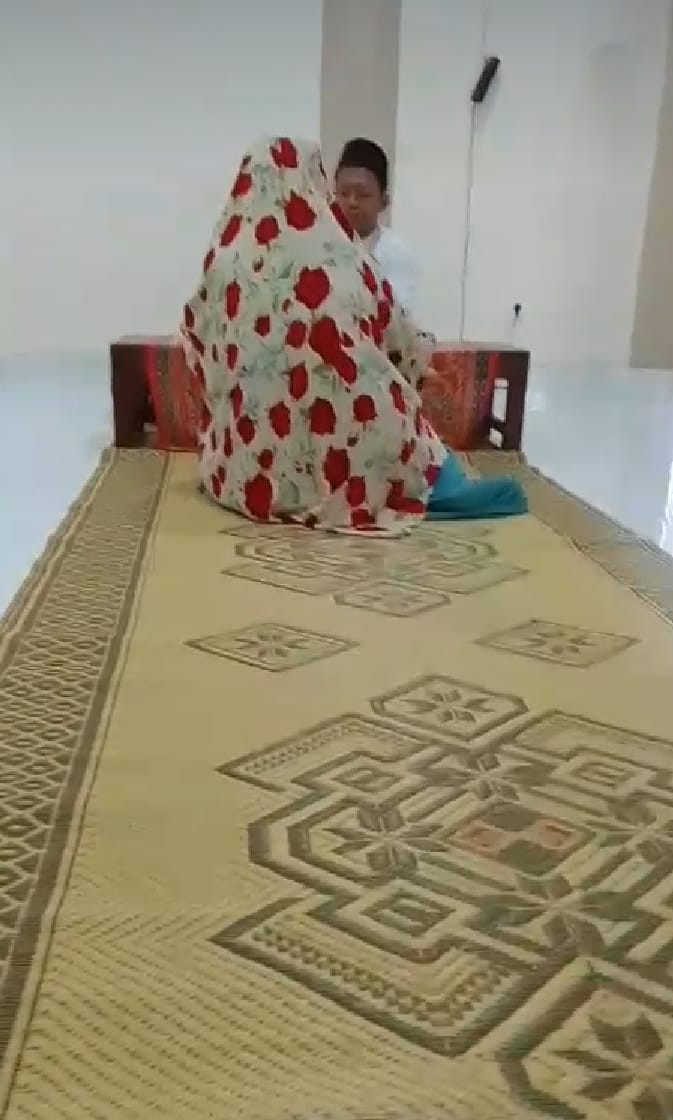 Belajar metode Tahsin Klmpok pengajian Ibu2 warga Krajan