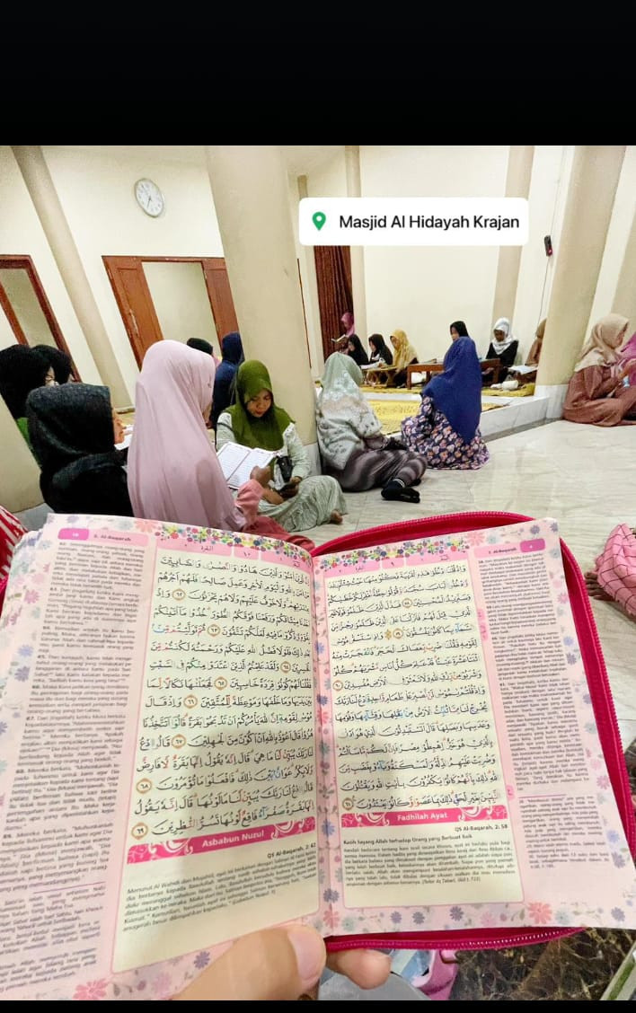 Pengajian rutin malam jumat ibu2 warga krajan