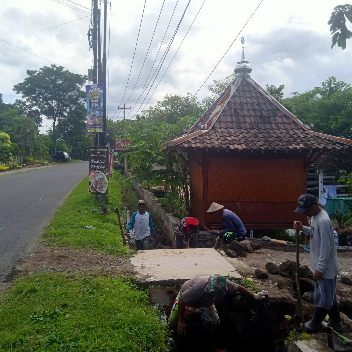 Pembangunan jembatan jalan ke sawah warga dusun Tegalsari