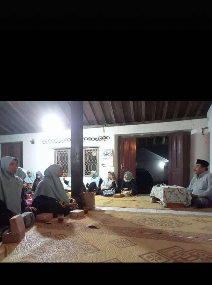 Pengajian rutin malam Rabu ibu2 warga krajan