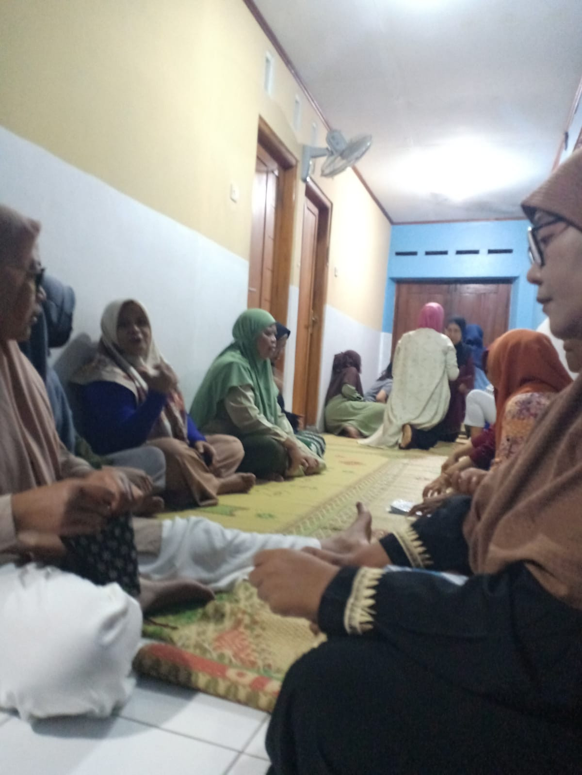 Pertemuan rutin PKK RT 02 Padukuhan Bakungan