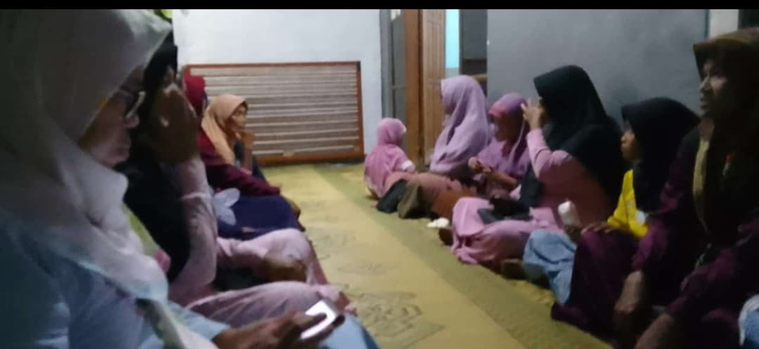 Tahlilah dan yasinan Ibu2 rt 3 Padukuhan Malangrejo
