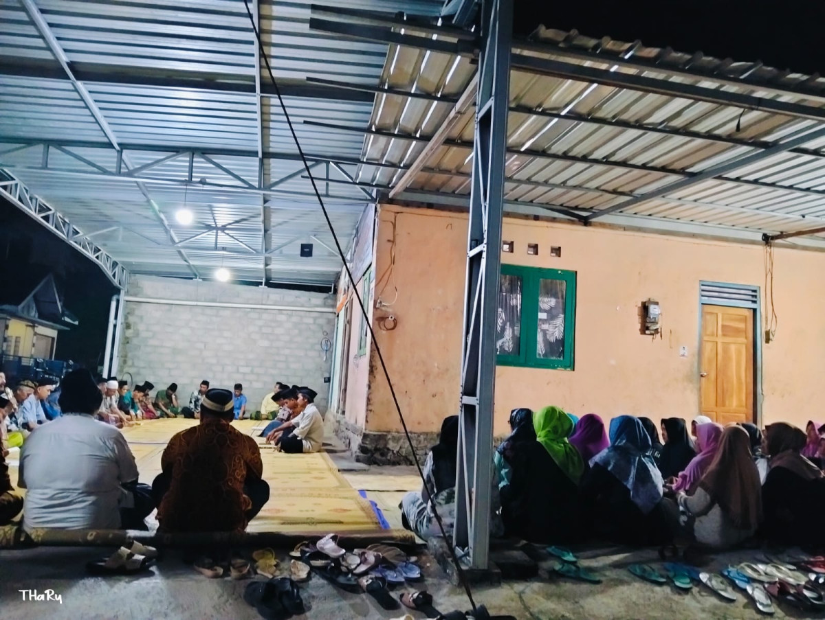 Tahlil bulan syaban, tempat di rumah   Bpk Muh Sanudin ketua RT 06 padukuhan Malangrejo