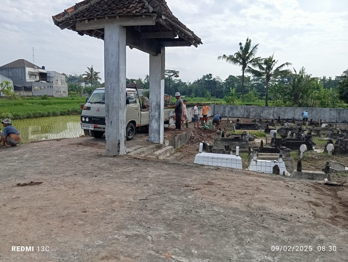 Gotong royong Uruk makam