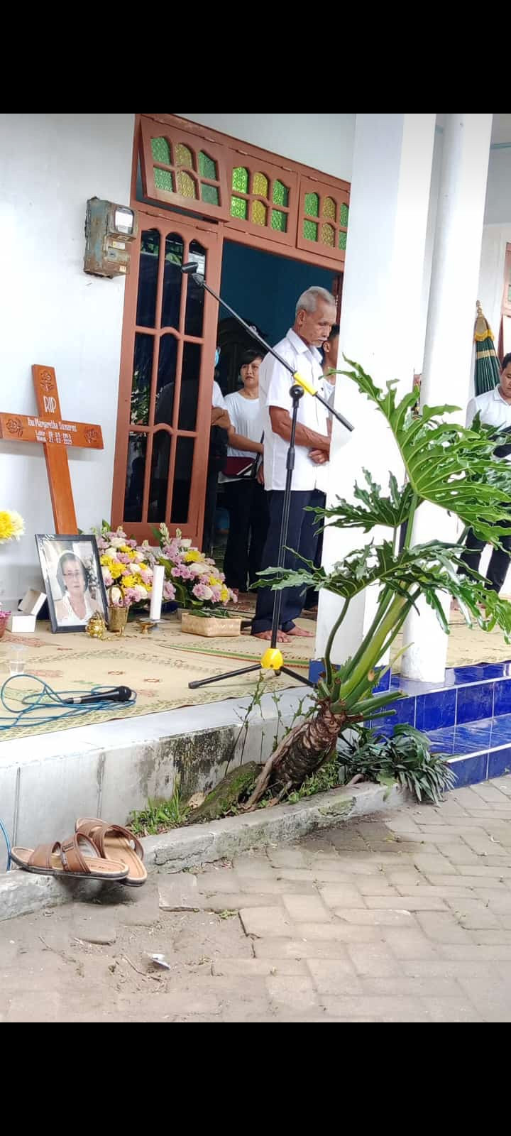 Upacara pemberangkatan jenazah