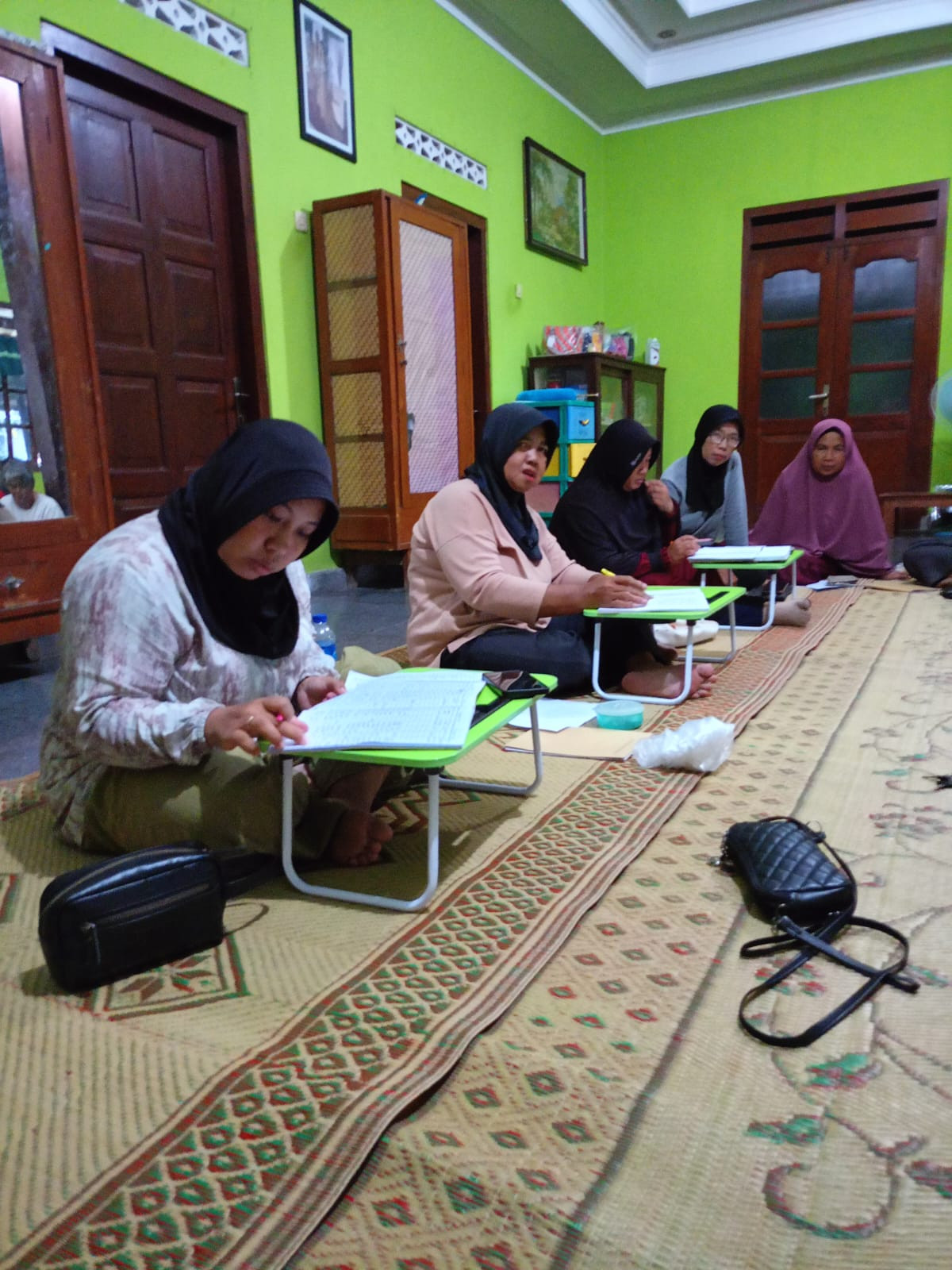 Pertemuan Rutin Pkk RT 01 rw 33 Padukuhan Malangrejo