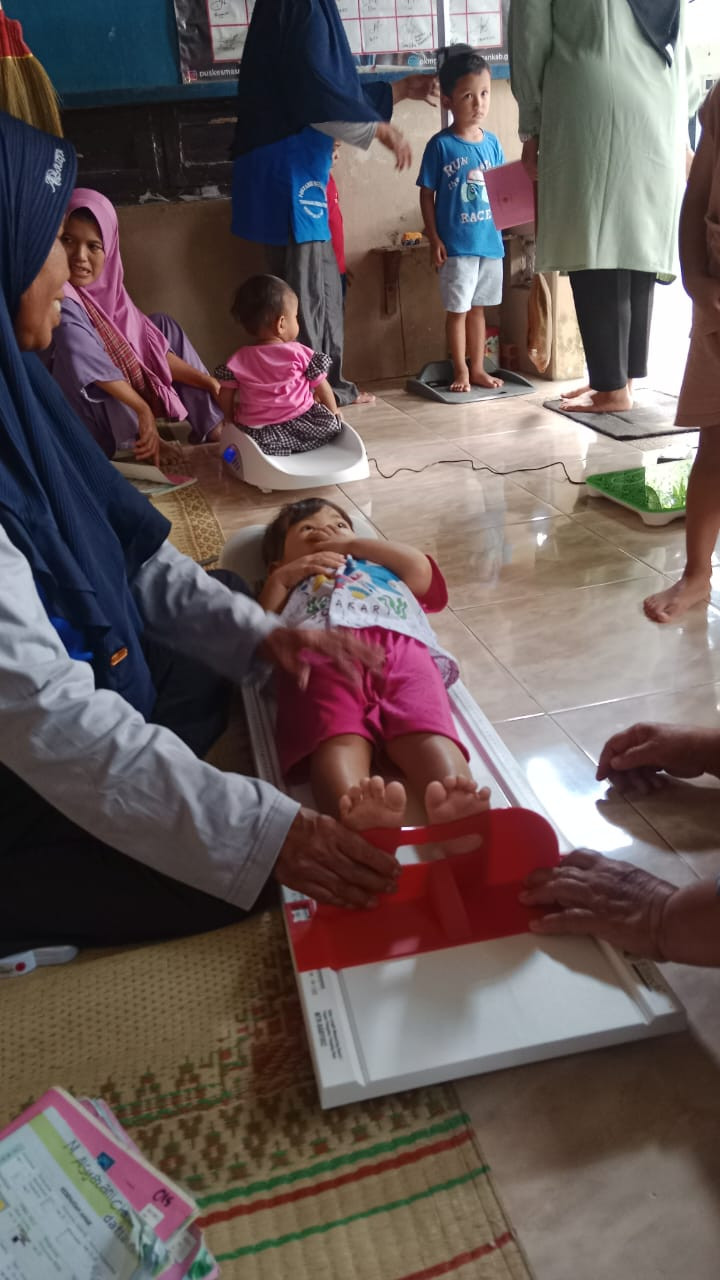 Pengukuran anthropometri Posyandu Tonggalan