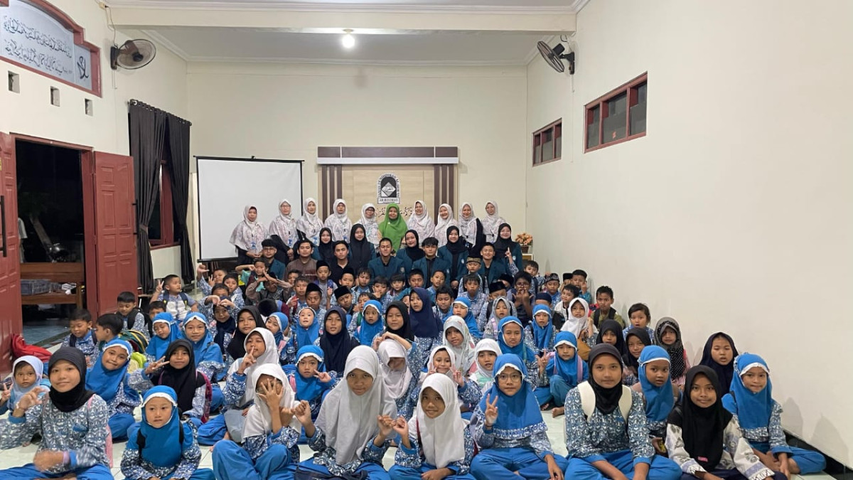 Foto bersam santri dan pengajar
