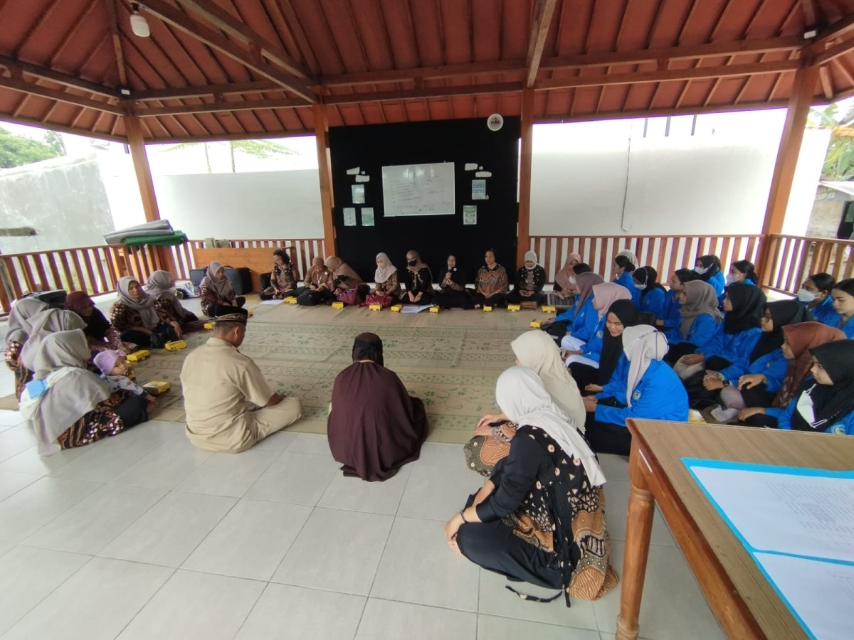 Serah terima KKN dari Unriyo / Respati di Padukuhan Malangrejo