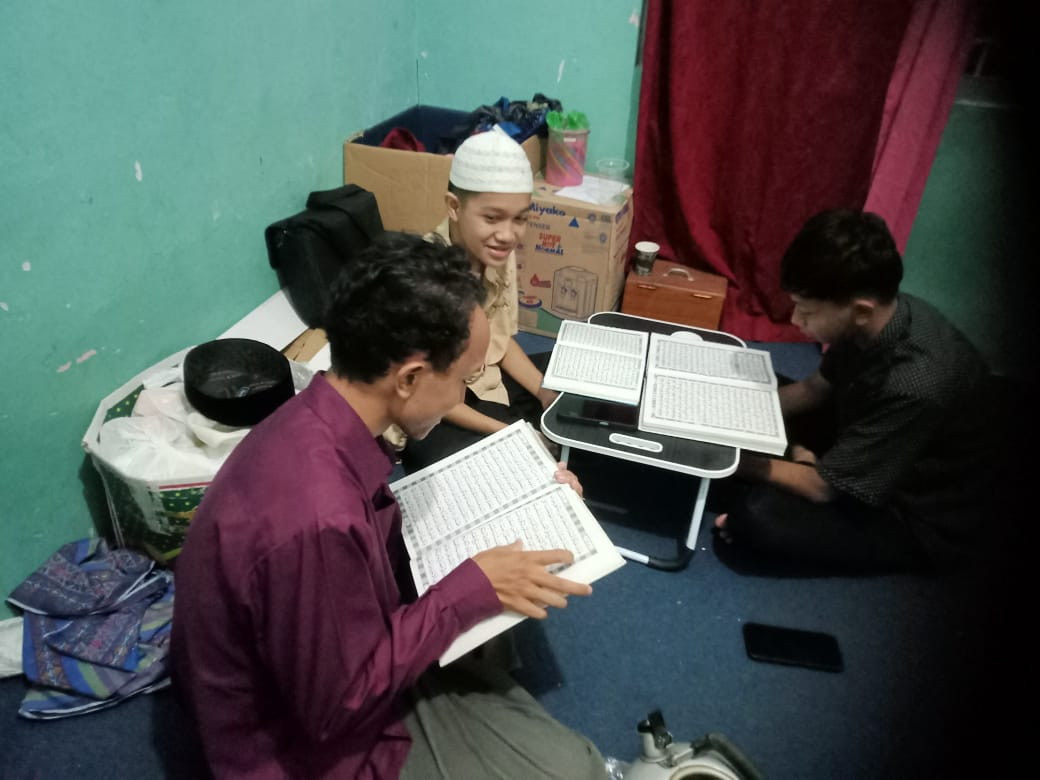 Tadarus Al-Qur'an Irisma putra masjid Ar Rohmah Malangrejo