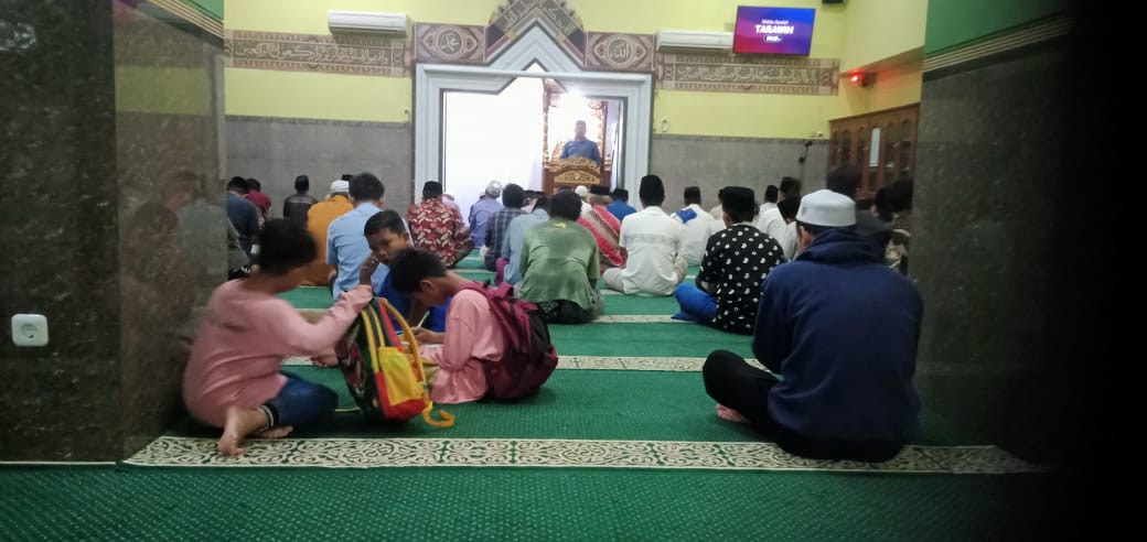 Kultum sebelum sholat tarawih berjamaah  masjid Ar Rohmah Malangrejo