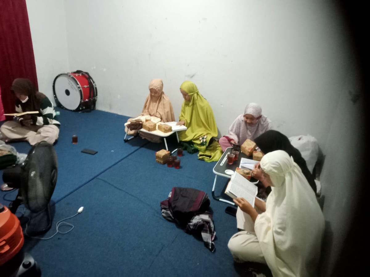 Tadarus Al-Qur'an Irisma masjid Ar Rohmah Malangrejo
