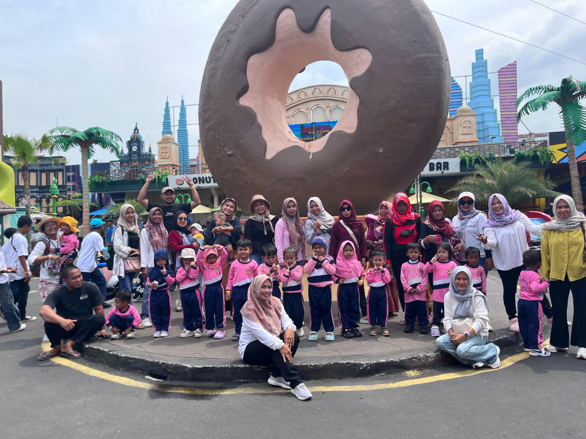 Kegiatan Fieltrib KB PKK Mutiara Hati  Malangrejo ke IBarbo Sleman