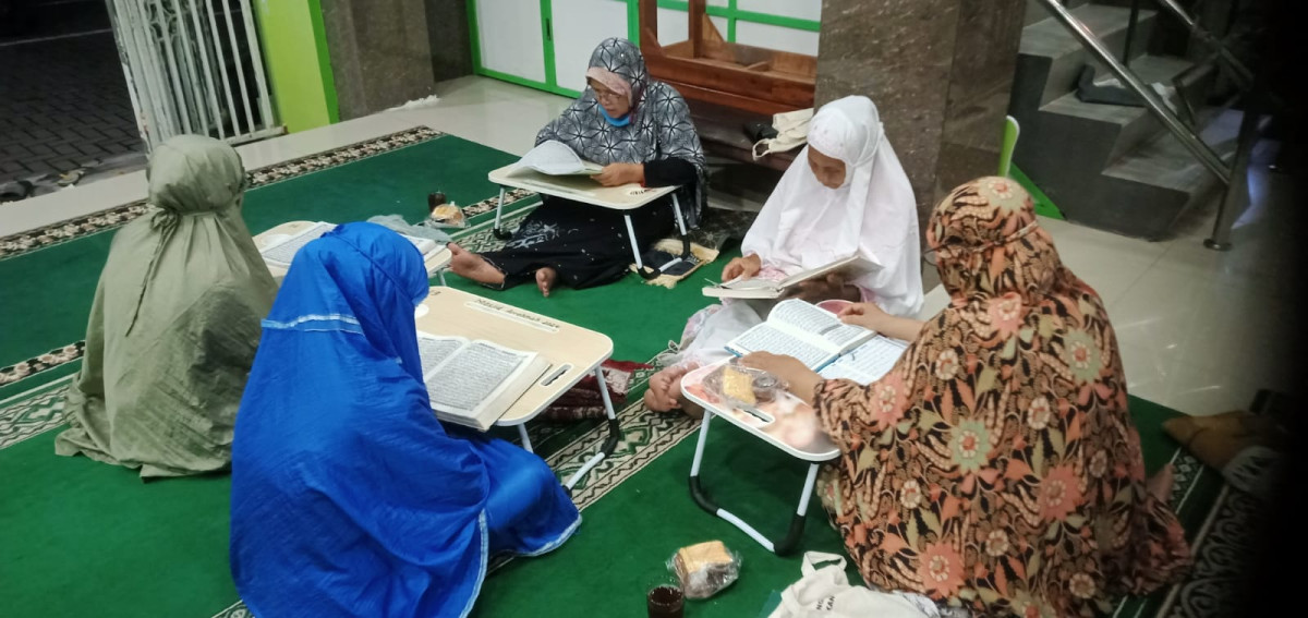 Tadarus Al-Qur'an Jus 23 ibu2 masjid Ar Rohmah Malangrejo