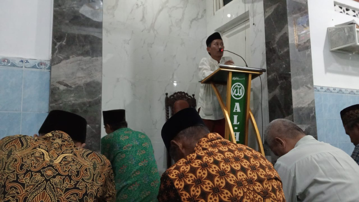 Pengajian kultum ba'da tarawih oleh ustadz Anton Fahrudin Padukuhan Malangrejo