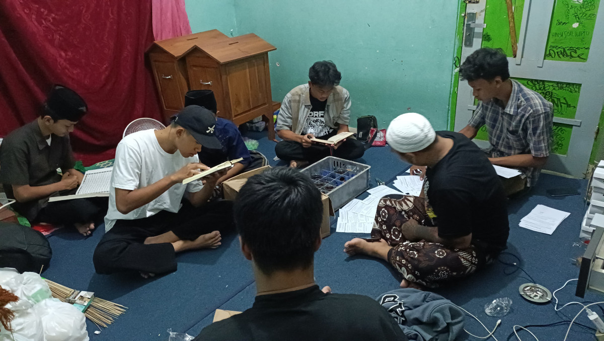 Tadarus Al-Qur'an Irisma putra masjid Ar Rohmah Malangrejo