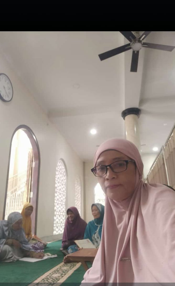 Belajar metode Tahsin Klmpok pengajian Ibu2 warga Krajan