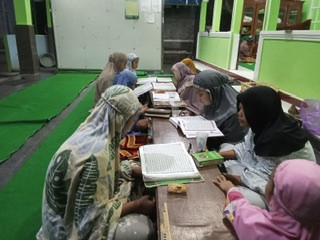 Tadarus Al Qur’an di Sanggrahan