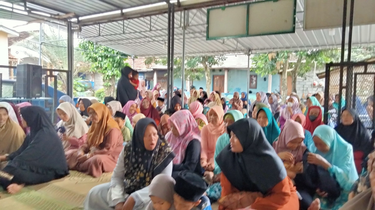 Peǰngajian nenjelang berbuka puasa dj Mushola Al Iman Tonggalan  an