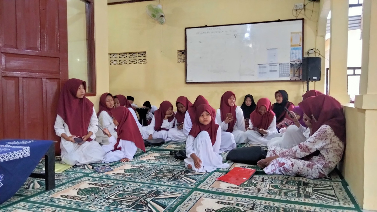 Hadroh Al Mubasyir Yunior tampil dj pengajian minggu sore padukuhan Tonggalann