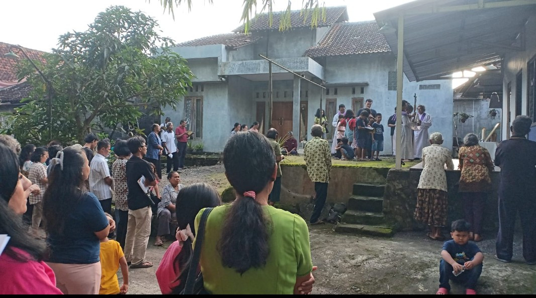 Jalan salib umat katolik dusun sawahan kidul