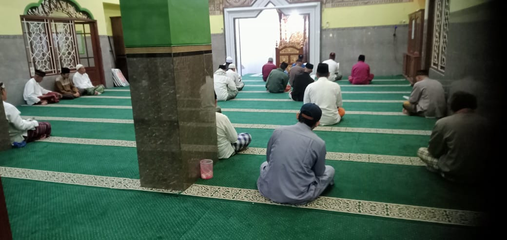 Membaca surat Al ma'surat bersama masjid Ar Rohmah Malangrejo