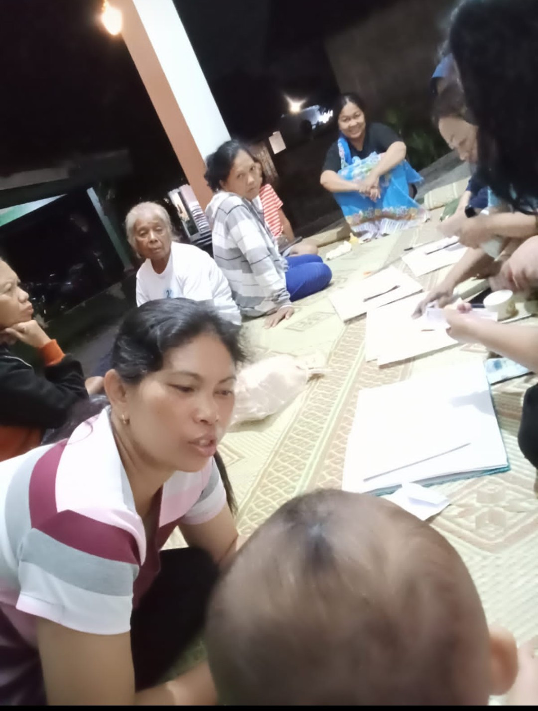 Pertemuan ibu ibu rt 4,Sawahan kidul