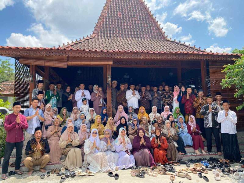 Halal Bi Halal dan Syawalan Keluarga Pamong Kalurahan - Kal Wedomartani