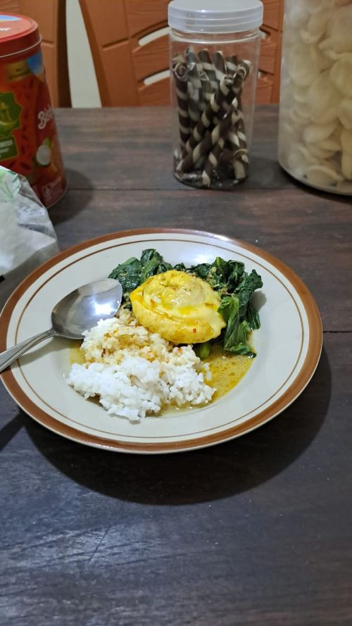 Makan siang pegawai - Kal Wedomartani