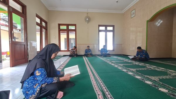 Tadarus Al-Quran - Kal Wedomartani