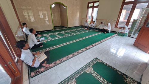 Tadarus Al-Quran - Kal Wedomartani