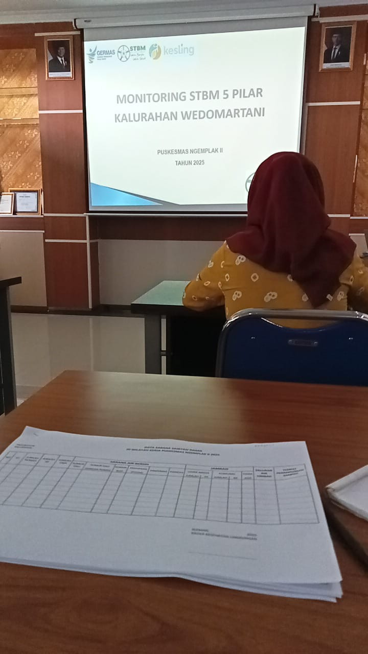 Monitoring Stbm 5 pilar yg di hadiri oleh kader krajan