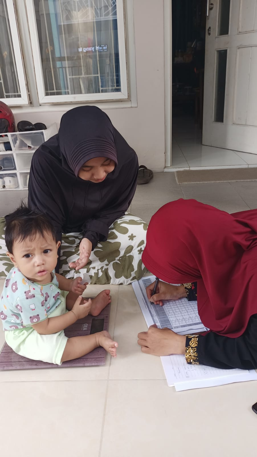 Kunjungan kluarga Baduta oleh kader krajan