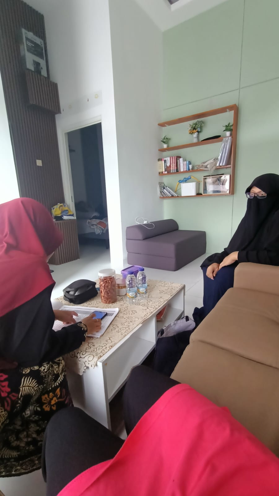 Kunjungan pendampingan Ibu Hamil oleh kader krajan