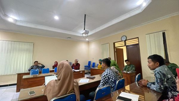 Rapat Koordinasi Pamong Kalurahan dan Staf - Kal Wedomartani