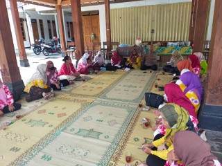 Pertemuan dan syawalan Desa Prima Kartini diikuti kader Sanggrahan