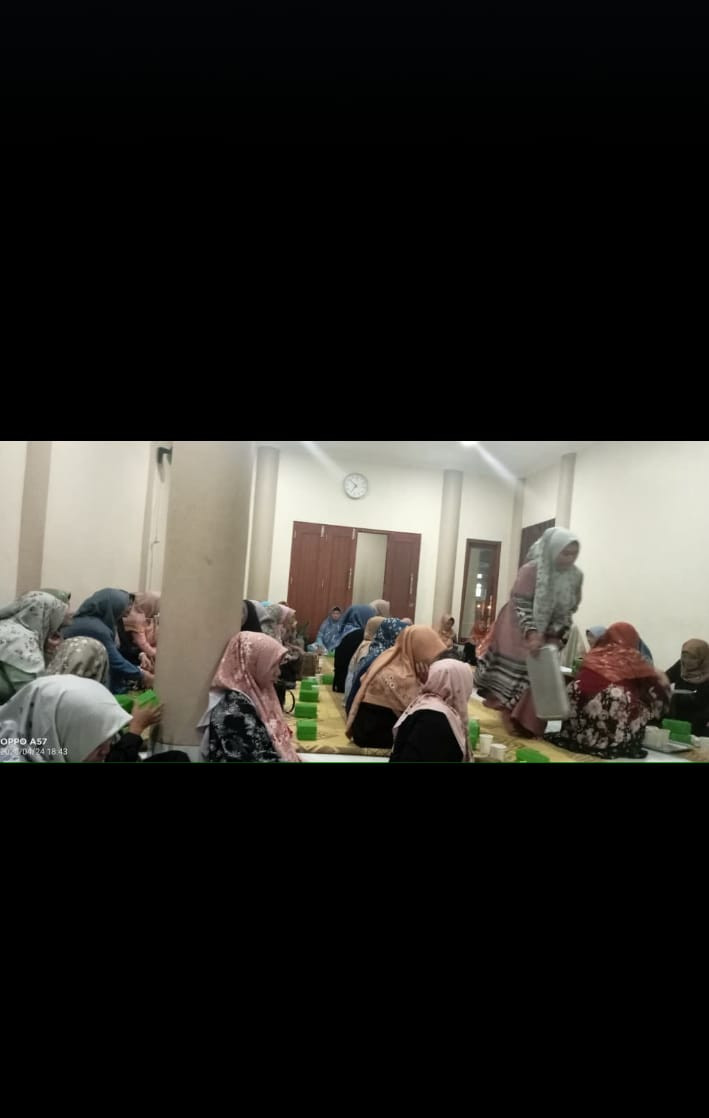 Pengajian rutin malam jumat ibu2 warga krajan