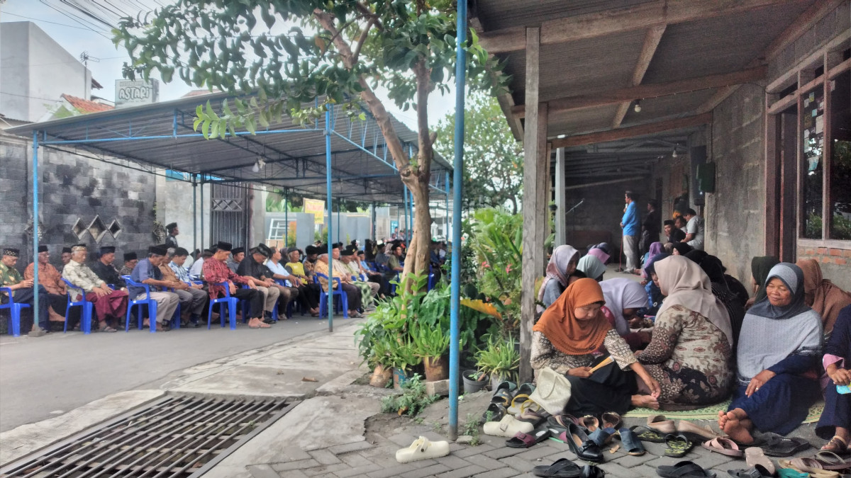 Takjiah almarhum Bapak Mujiasih rt 4 rw 34 Padukuhan Malangrejo